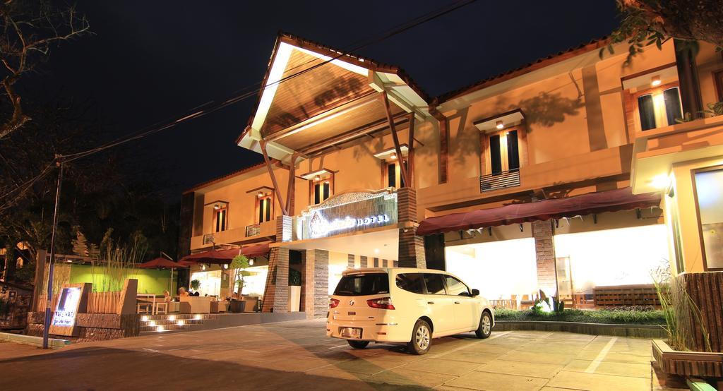Syailendra Hotel Syariah Jepara Eksteriør bilde